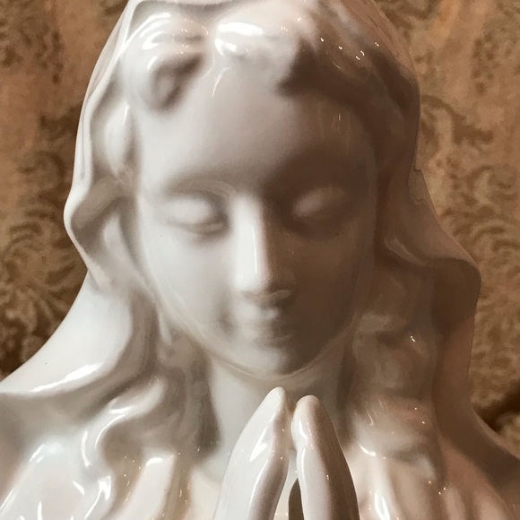 Madonna Planter Figural Vase Mary Praying White Pottery Vase Taiwan - Picture 5 of 6